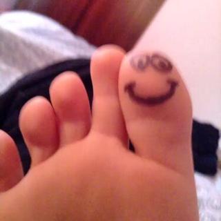 Lady Sovereign feet photo 10