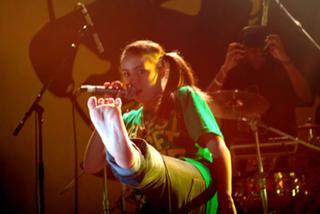 Lady Sovereign feet photo 1