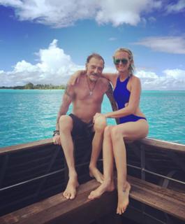Laeticia Hallyday feet photo 20