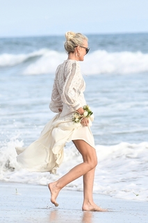 Laeticia Hallyday feet photo 1