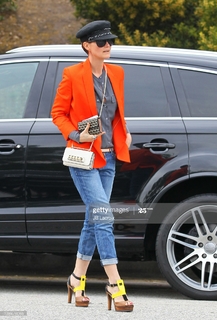 Laeticia Hallyday feet photo 18