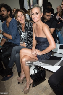 Laeticia Hallyday feet photo 9