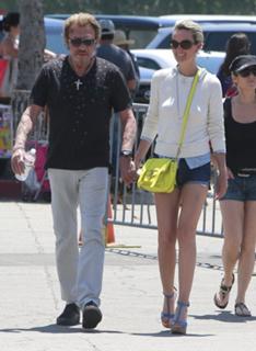 Laeticia Hallyday feet photo 14