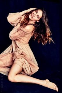 Laetitia Casta feet photo thumbnail