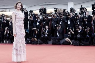 Laetitia Casta feet photo thumbnail