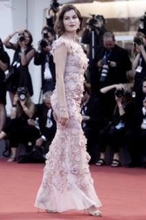Laetitia Casta feet photo thumbnail