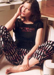 Laetitia Casta feet photo thumbnail