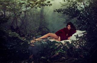 Laetitia Casta feet photo thumbnail