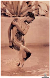 Laetitia Casta feet photo thumbnail