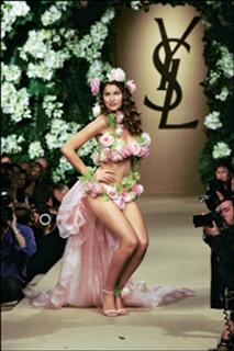 Laetitia Casta feet photo thumbnail