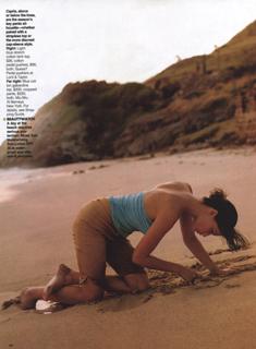 Laetitia Casta feet photo thumbnail