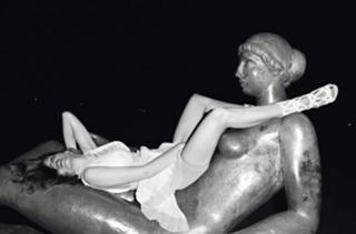 Laetitia Casta feet photo thumbnail