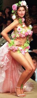 Laetitia Casta feet photo thumbnail
