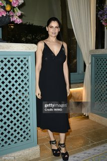 Laetitia Casta feet photo thumbnail