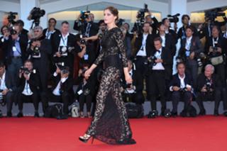 Laetitia Casta feet photo thumbnail