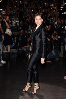 Laetitia Casta feet photo thumbnail