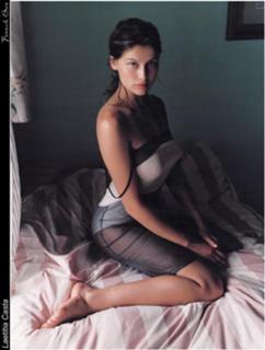 Laetitia Casta feet photo thumbnail