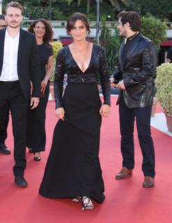 Laetitia Milot feet photo thumbnail