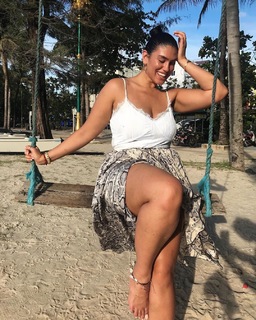 Laetitia Thomas feet photo 13