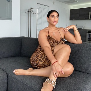 Laetitia Thomas feet photo 12