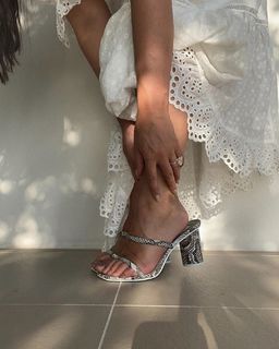 Laetitia Thomas feet photo 9