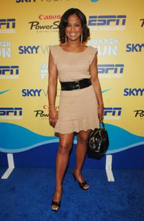 Laila Ali feet photo thumbnail
