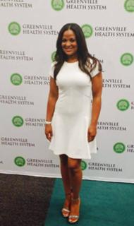 Laila Ali feet photo thumbnail