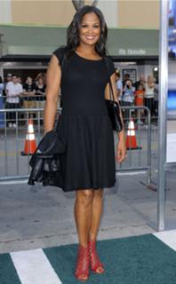 Laila Ali feet photo thumbnail