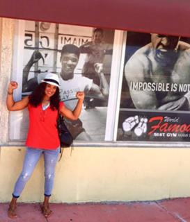 Laila Ali feet photo thumbnail