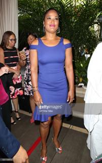 Laila Ali feet photo thumbnail