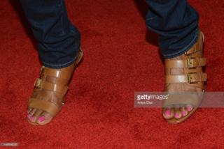 Laila Ali feet photo thumbnail