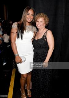 Laila Ali feet photo thumbnail