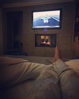 Laila Ali feet photo thumbnail