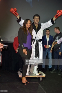 Laila Ali feet photo thumbnail