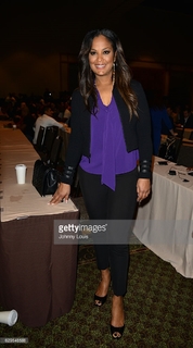 Laila Ali feet photo thumbnail