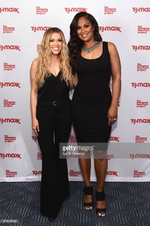 Laila Ali feet photo thumbnail