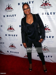 Laila Ali feet photo thumbnail