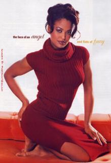 Laila Ali feet photo thumbnail