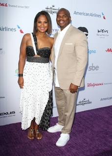 Laila Ali feet photo thumbnail