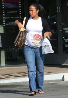 Laila Ali feet photo thumbnail