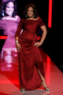 Laila Ali feet photo thumbnail