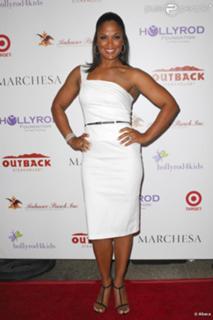 Laila Ali feet photo thumbnail