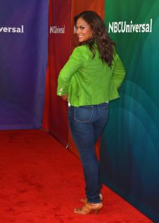 Laila Ali feet photo thumbnail