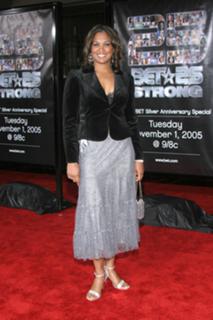 Laila Ali feet photo thumbnail