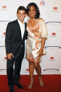 Laila Ali feet photo thumbnail