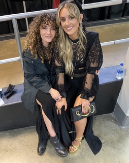 Lainey Wilson feet photo thumbnail