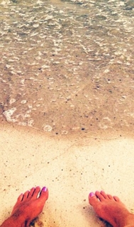 Lainey Wilson feet photo thumbnail