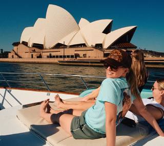 Lainey Wilson feet photo thumbnail