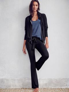 Lais Ribeiro feet photo thumbnail