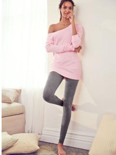 Lais Ribeiro feet photo thumbnail